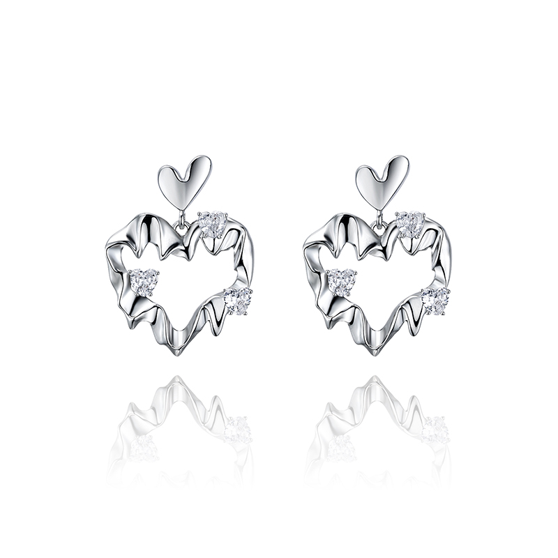 耳环•奶油爱心系列  Hollow cream pleated sweetheart earrings  镂空奶油褶皱甜心耳环